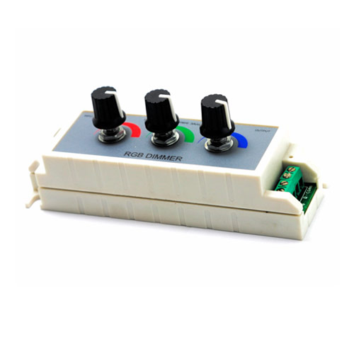 DC12/24V 3A3CH Max 108W Manuelle Knopfeinstellung Dreifarb-Dimmer-Controller für Farbwechsel-LED-Lichtstreifen oder -Module DC12/24V 3A3CH Max 108W Manuelle Knopfeinstellung Dreifarb-Dimmer-Controller für Farbwechsel-LED-Lichtstreifen oder -Module