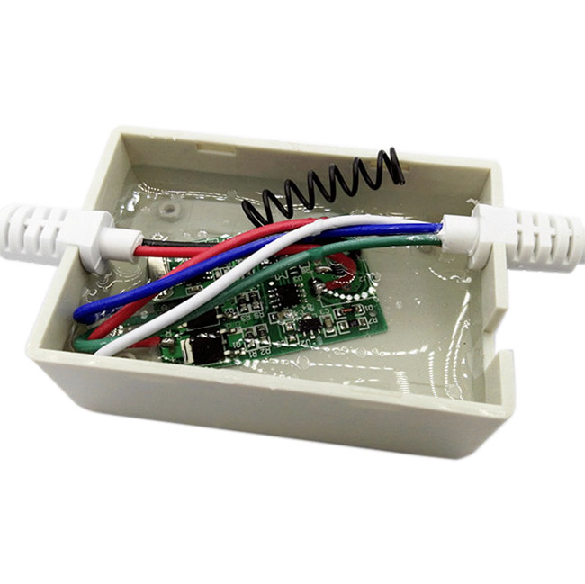 12A 12-24V DC Vodotěsný IP67 LED RGB ovladač ABS plášť Silikonová náplň Pro voděodolné venkovní LED světelné proužky se změnou barvy 12A 12-24V DC Vodotěsný IP67 LED RGB ovladač ABS plášť Silikonová náplň Pro voděodolné venkovní LED světelné proužky se změnou barvy