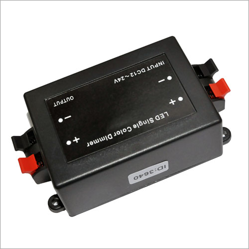 DC12/24V Max 8A, RF vysokofrekvenční bezdrátový dálkový ovladač se 3 tlačítky stmívače pro jednobarevné LED osvětlení DC12/24V Max 8A, RF vysokofrekvenční bezdrátový dálkový ovladač se 3 tlačítky stmívače pro jednobarevné LED osvětlení