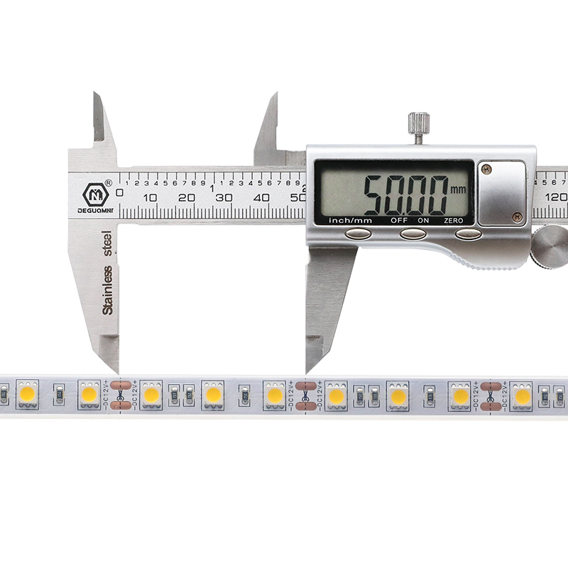 Einreihige Serie, DC12/24 V, 5050 SMD, 300 LEDs, flexible LED-Streifen, wasserdicht, IP67, für den Außenbereich, 16.4 Fuß pro Rolle, im Angebot Einreihige Serie, DC12/24 V, 5050 SMD, 300 LEDs, flexible LED-Streifen, wasserdicht, IP67, für den Außenbereich, 16.4 Fuß pro Rolle, im Angebot