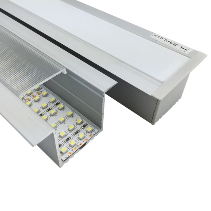 Zapuštěný hliníkový LED páskový difuzor s přírubou pro 28mm čtyřřadá LED pásková světla Zapuštěný hliníkový LED páskový difuzor s přírubou pro 28mm čtyřřadá LED pásková světla