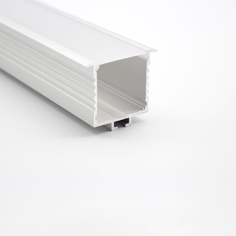 Zapuštěný LED kanál pro 28mm víceřadý bílý LED pásek Zapuštěný LED kanál pro 28mm víceřadý bílý LED pásek