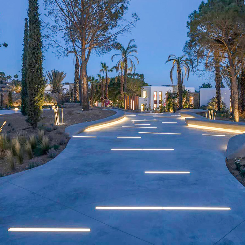 LED-Streifenprofil für Außenauffahrten, geflanscht, 30 mm breit, für Wegbeleuchtung LED-Streifenprofil für Außenauffahrten, geflanscht, 30 mm breit, für Wegbeleuchtung