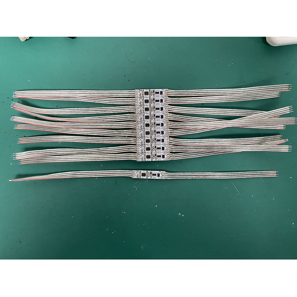 DC12-24V Mini SPI zesilovač pro 3pinový samostatný signál a 4pinový záložní adresovatelný LED pásek DC12-24V Mini SPI zesilovač pro 3pinový samostatný signál a 4pinový záložní adresovatelný LED pásek