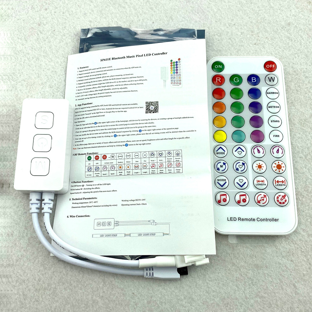 SP611E DC5~24V Ovladač hudebního Bluetooth s duálním signálovým výstupem LED s 38 klávesami RF dálkovým a tlačítkovým ovládáním pro LED páskové světlo Dream Color SP611E DC5~24V Ovladač hudebního Bluetooth s duálním signálovým výstupem LED s 38 klávesami RF dálkovým a tlačítkovým ovládáním pro LED páskové světlo Dream Color
