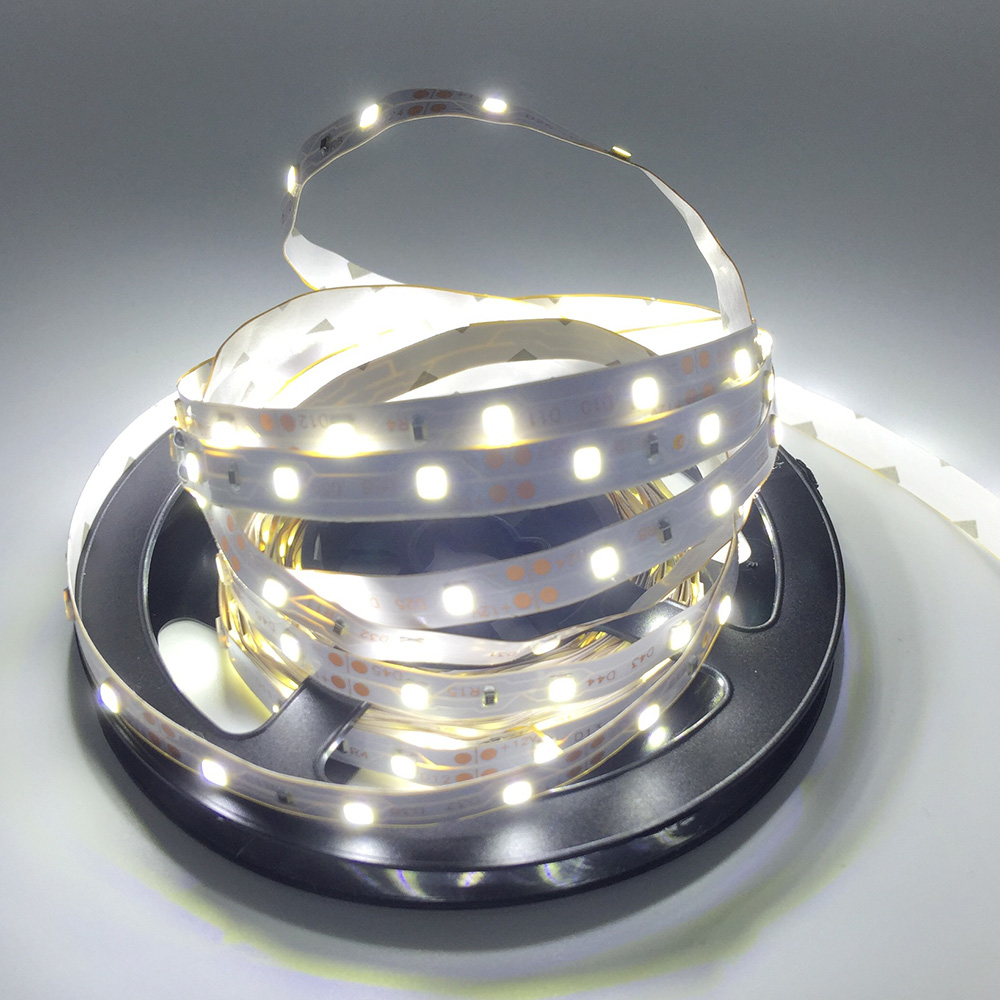 Einreihige Serie DC12/24V 2835SMD 300LEDs Flexible LED-Streifenlichter Innenbeleuchtung 16.4 Fuß pro Rolle im Angebot Einreihige Serie DC12/24V 2835SMD 300LEDs Flexible LED-Streifenlichter Innenbeleuchtung 16.4 Fuß pro Rolle im Angebot