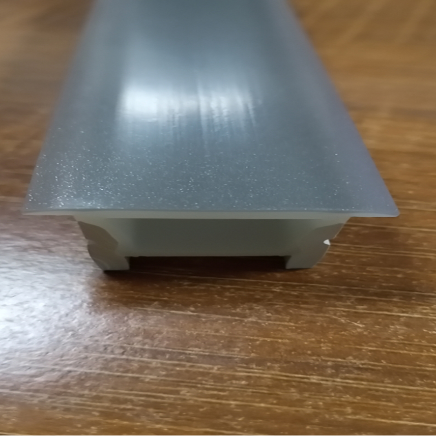 Grauer Diffusor-LED-Licht-Silikonschlauch mit Flansch-Aluminium-Kanal-Installation, 120° oben emittierend, 20 x 20 mm Grauer Diffusor-LED-Licht-Silikonschlauch mit Flansch-Aluminium-Kanal-Installation, 120° oben emittierend, 20 x 20 mm