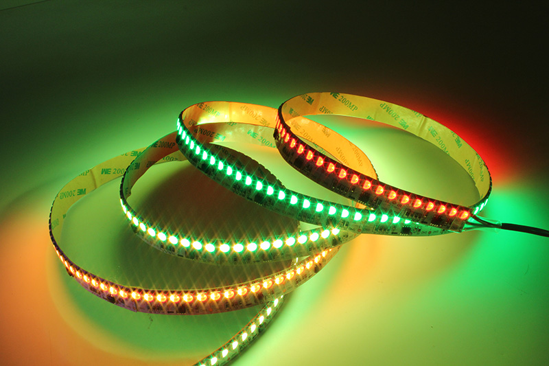 digitální LED světelný pás ws2814 rgbw