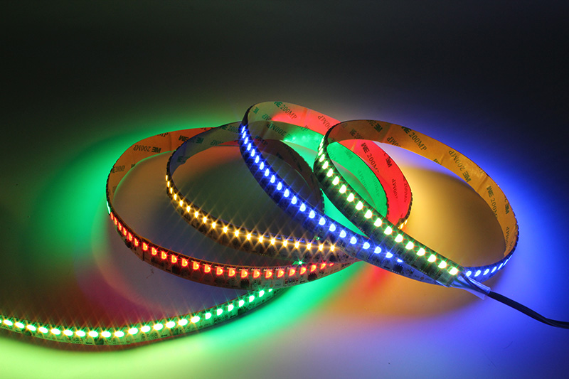 digitální LED světelný pásek rgbw ws2814
