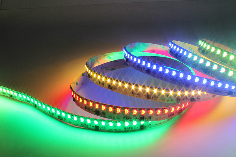 digitální LED světelný pásek rgbw ws2814