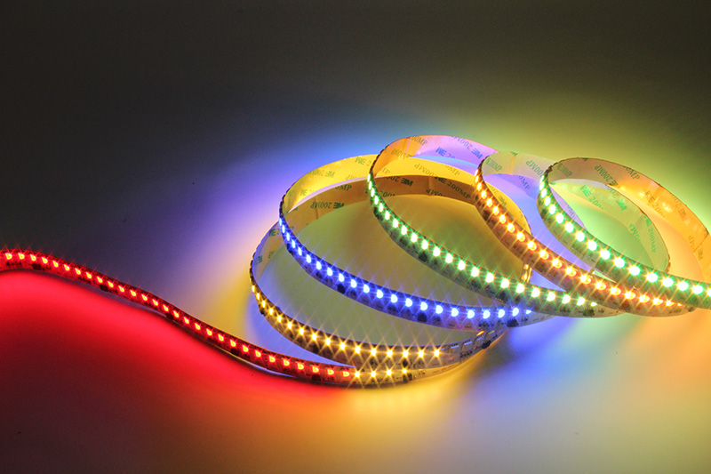 digitální LED světelný pásek rgbw ws2814