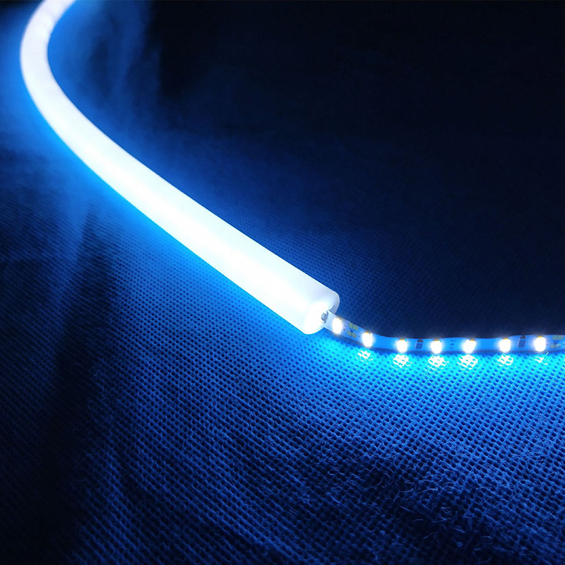 Φ13 mm 270° nach oben emittierender diffuser Silikon-Beleuchtungsschlauch für 5 mm LED-Lichtstreifen Φ13 mm 270° nach oben emittierender diffuser Silikon-Beleuchtungsschlauch für 5 mm LED-Lichtstreifen