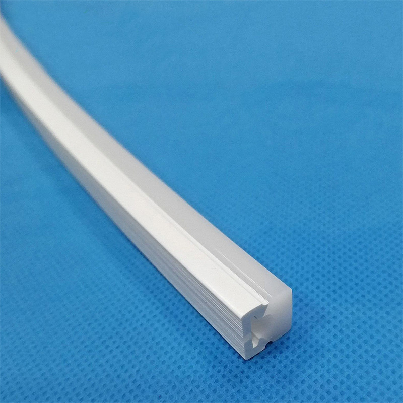 Vodotěsná LED silikonová trubice rozptýlené LED světlo 180°, tři strany vyzařující 10*10mm Vodotěsná LED silikonová trubice rozptýlené LED světlo 180°, tři strany vyzařující 10*10mm