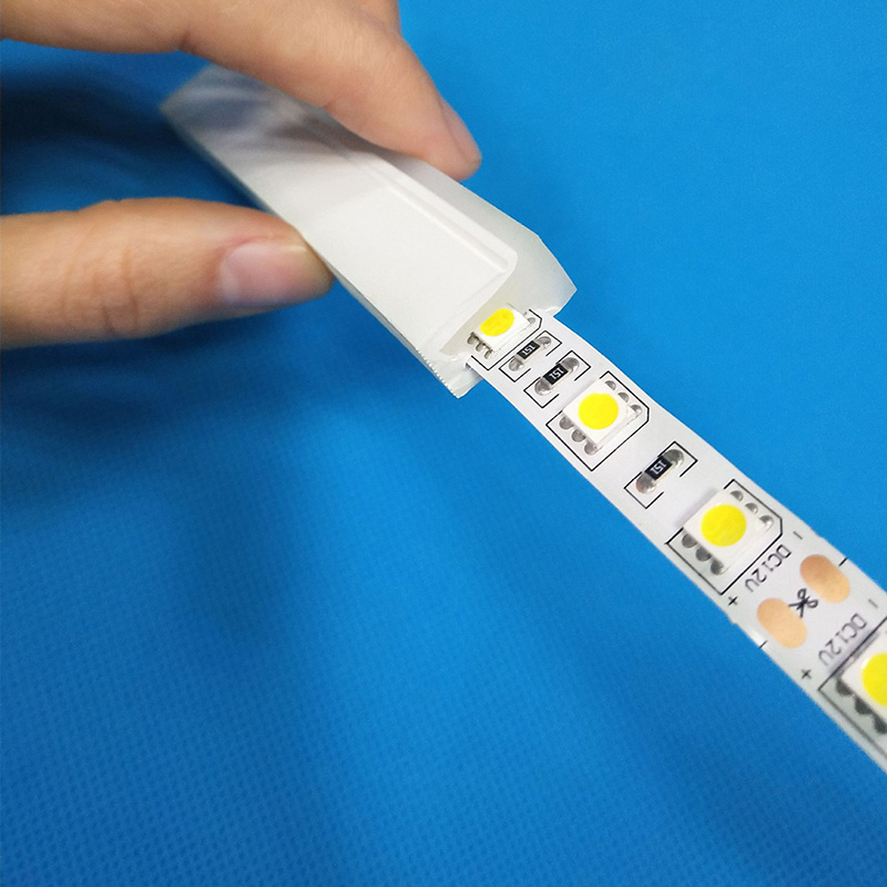 Flexibilní LED světelná silikonová trubice vodotěsná 180° boční vyzařování 10*18mm Flexibilní LED světelná silikonová trubice vodotěsná 180° boční vyzařování 10*18mm