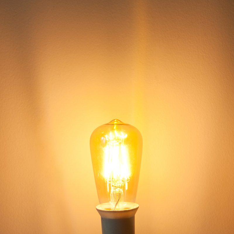 Goldfarbene ST15 E26/E27 4 W LED-Vintage-Glühbirne mit antikem Filament, 40 W-Äquivalent, 4er-Pack, AC100–130 V oder 220–240 V Goldfarbene ST15 E26/E27 4 W LED-Vintage-Glühbirne mit antikem Filament, 40 W-Äquivalent, 4er-Pack, AC100–130 V oder 220–240 V