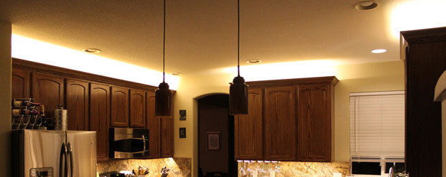 LED pásek nad osvětlením skříně