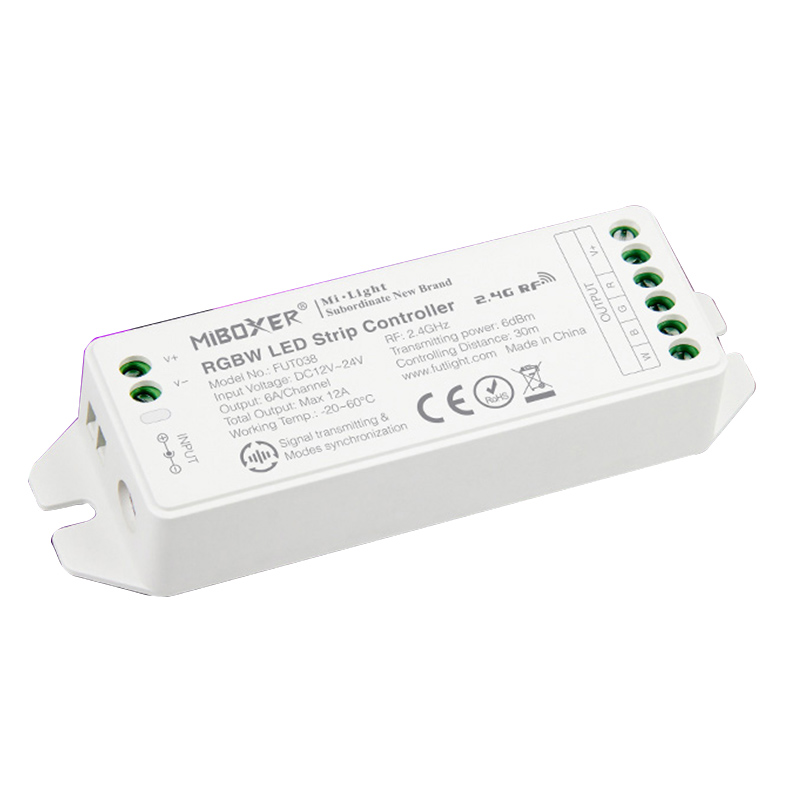 FUT038M Upgradovaný 2.4GHz 4zónový RGBW LED páskový ovladač