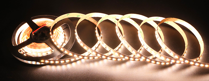Ztlumené až teplé 2216 LED páskové světlo