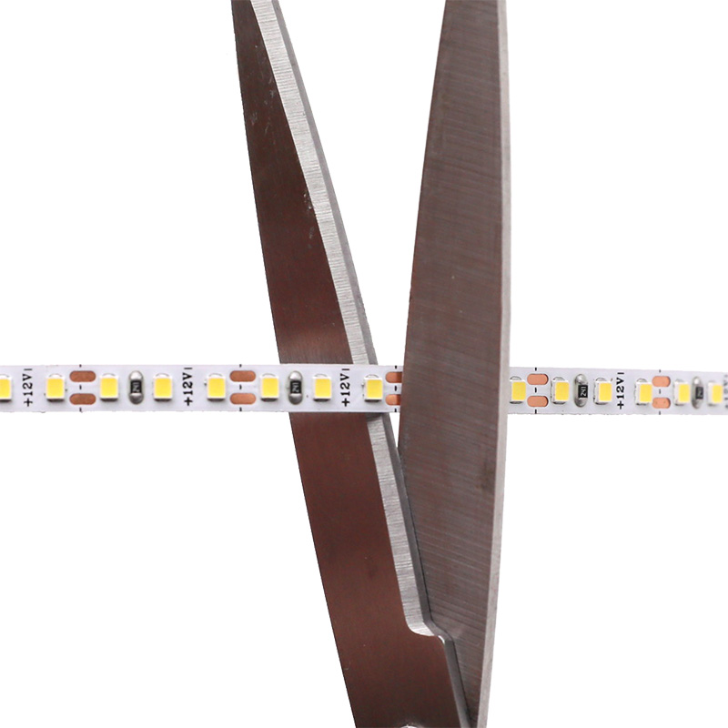 2835 5mm ultra jasný malý LED pásek 900 světel 5 metrů 2835 5mm ultra jasný malý LED pásek 900 světel 5 metrů