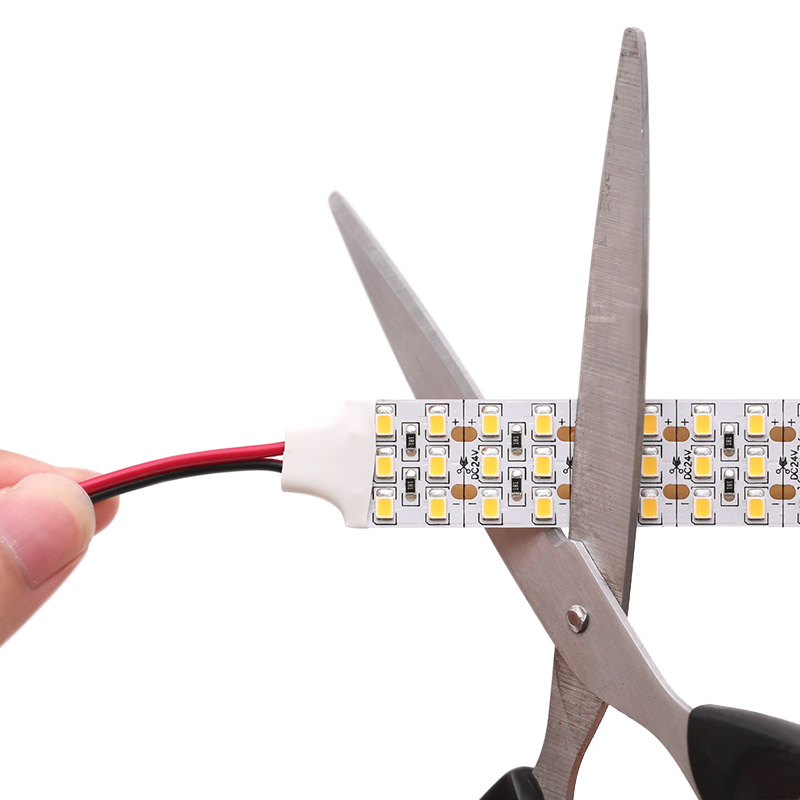 95 CRI, 20 mm breit, 3 Reihen, extra hell, 2835 LED-Streifen, 24 V DC, 360 LEDs/m 95 CRI, 20 mm breit, 3 Reihen, extra hell, 2835 LED-Streifen, 24 V DC, 360 LEDs/m