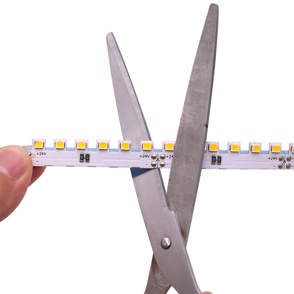 Superflexible Serie für enge Kurven 2835SMD 600LEDs Great Wall Light Strips Werbebeleuchtung 16.4 Fuß pro Rolle im Angebot Superflexible Serie für enge Kurven 2835SMD 600LEDs Great Wall Light Strips Werbebeleuchtung 16.4 Fuß pro Rolle im Angebot
