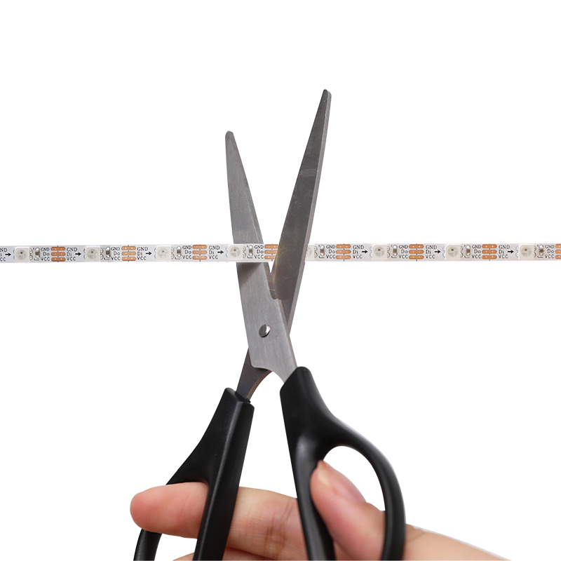12V SK6812 3535 4mm široký RGB dynamický super tenký LED pásek 300 pixelů 12V SK6812 3535 4mm široký RGB dynamický super tenký LED pásek 300 pixelů