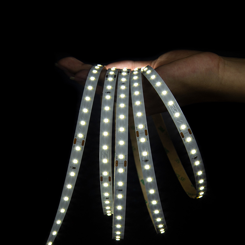 24V 2835 vysoce intenzivní LED světelné pásy Jasně bílé 503 lm / ft 24V 2835 vysoce intenzivní LED světelné pásy Jasně bílé 503 lm / ft
