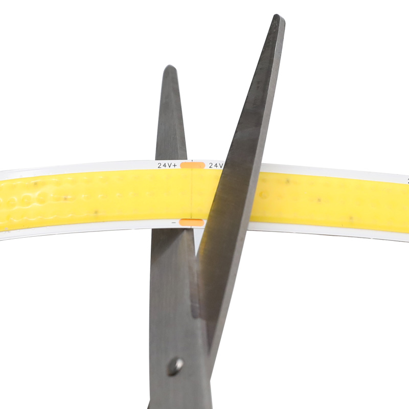 24V bílá 15mm široká 3řadá super jasná páska COB LED páska 24V bílá 15mm široká 3řadá super jasná páska COB LED páska