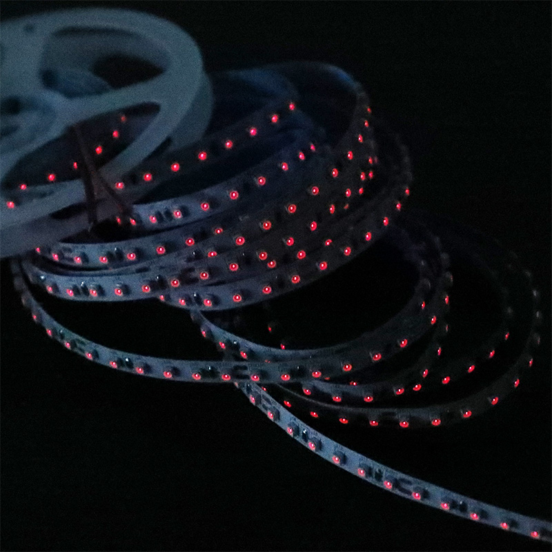 600 LED SMD 3528 Infračervený LED 810nm IR světelný pás 600 LED SMD 3528 Infračervený LED 810nm IR světelný pás