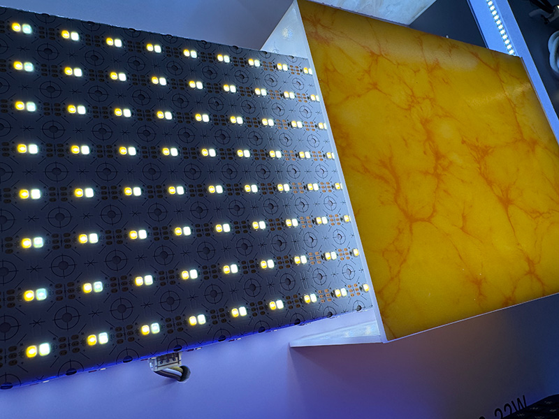 CCT LED listové světlo pro podsvícení pracovní desky
