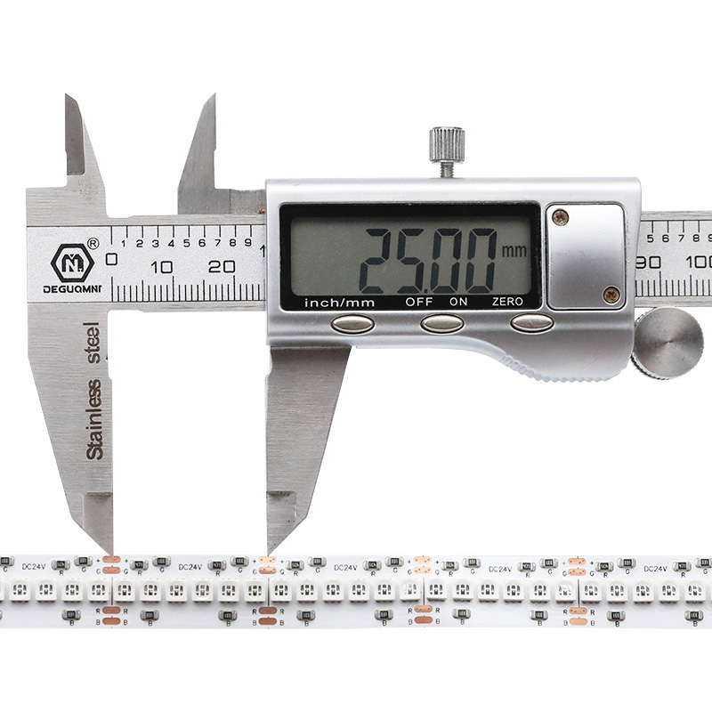 DC24V 12mm 3535 Super High Density RGB LED pásek 1200 LED DC24V 12mm 3535 Super High Density RGB LED pásek 1200 LED