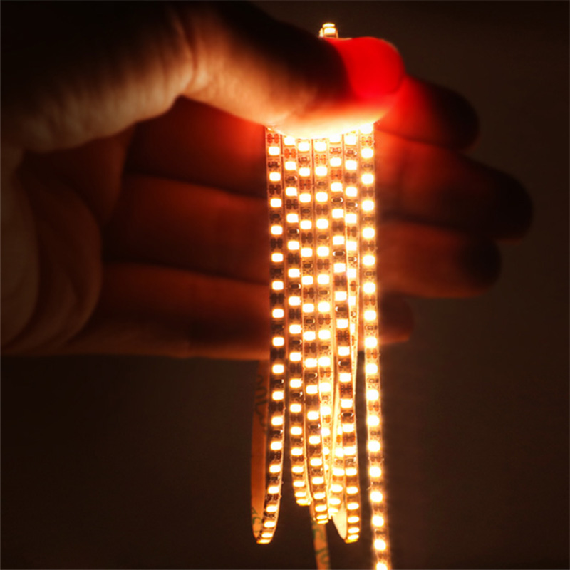 Nejužší bílý LED pásek 3V napájený baterií 200 LED na metr Nejužší bílý LED pásek 3V napájený baterií 200 LED na metr