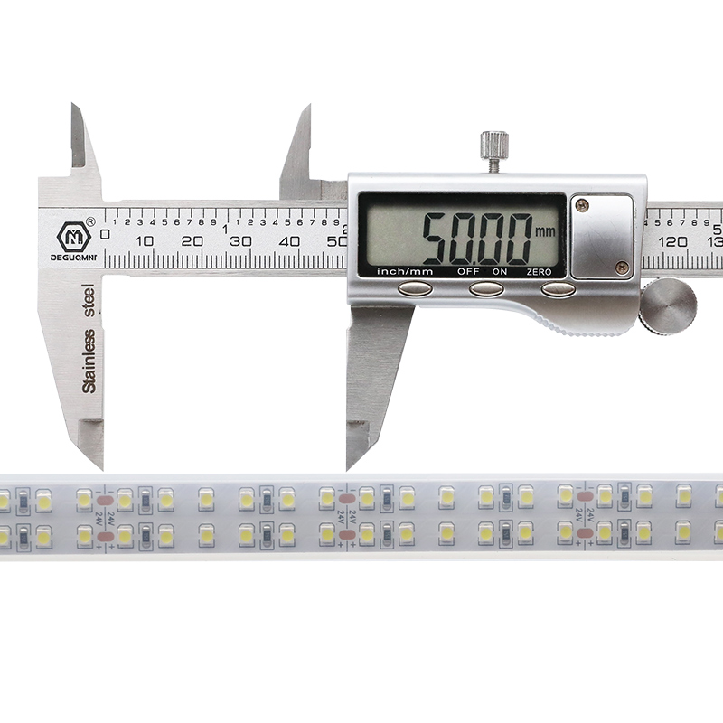 Zweireihige, superhelle Serie, DC12/24 V, 3528 SMD, 1200 LEDs, flexible LED-Lichtleisten, wasserdicht IP67 für den Außenbereich, 16.4 Fuß pro Rolle im Angebot Zweireihige, superhelle Serie, DC12/24 V, 3528 SMD, 1200 LEDs, flexible LED-Lichtleisten, wasserdicht IP67 für den Außenbereich, 16.4 Fuß pro Rolle im Angebot