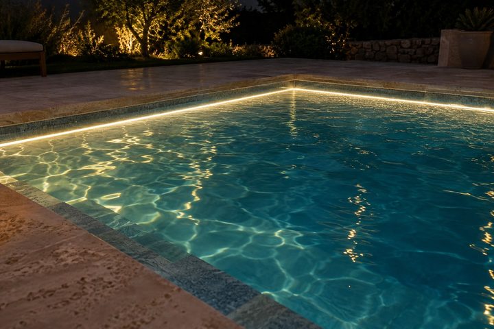 Pool, pond or fountain